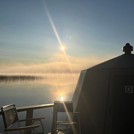 Vikajaervi Lake View Experience Igloos Rovaniemi Bagian luar foto
