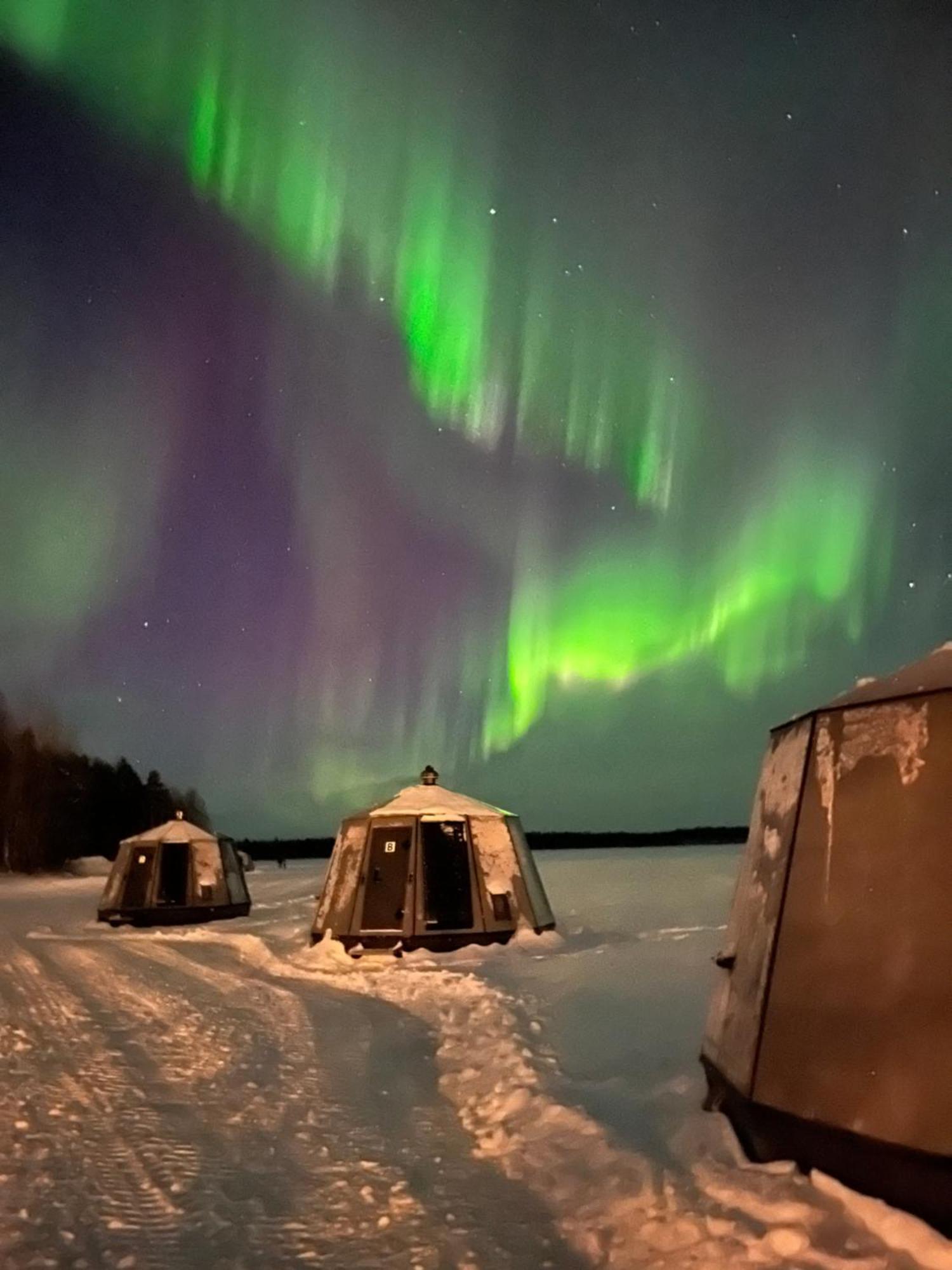 Vikajaervi Lake View Experience Igloos Rovaniemi Bagian luar foto