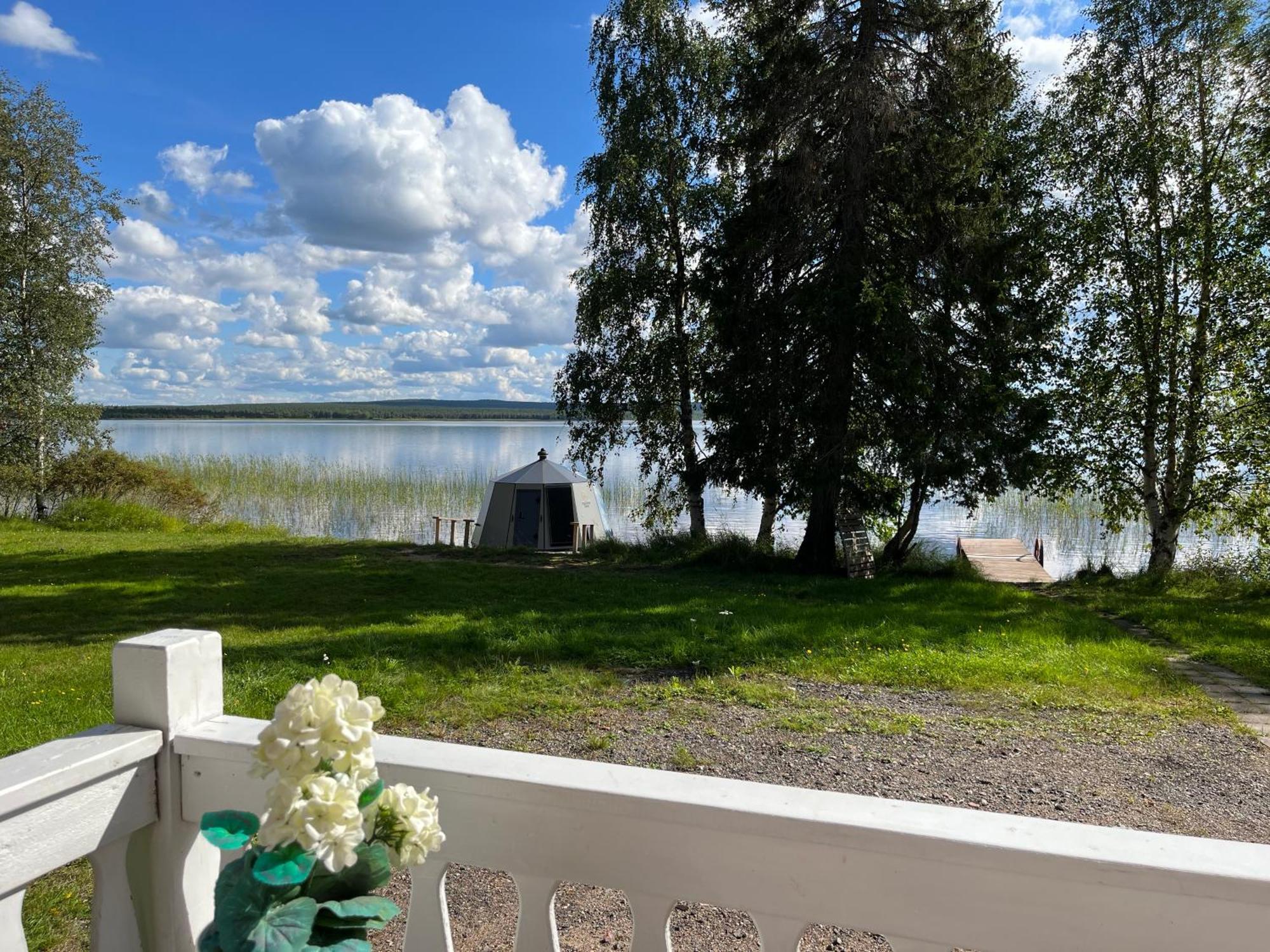 Vikajaervi Lake View Experience Igloos Rovaniemi Bagian luar foto