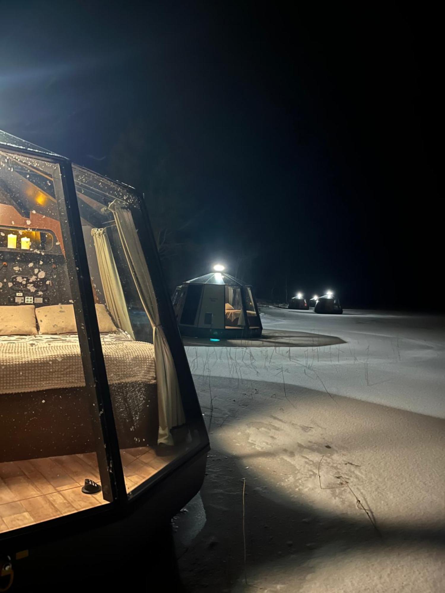 Vikajaervi Lake View Experience Igloos Rovaniemi Bagian luar foto