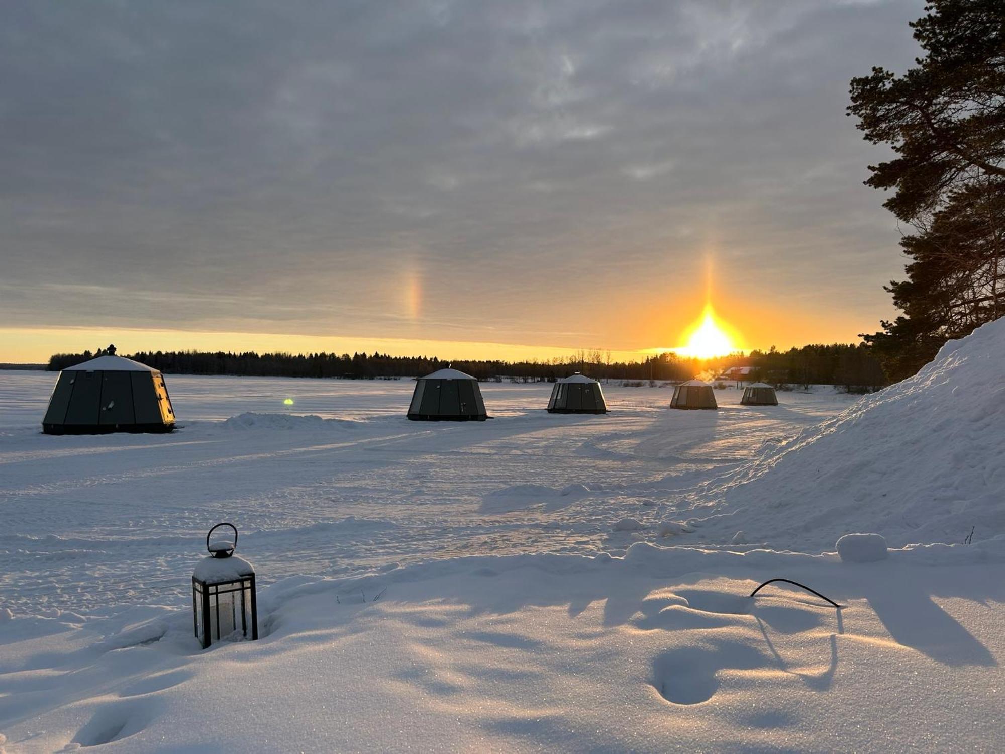 Vikajaervi Lake View Experience Igloos Rovaniemi Bagian luar foto