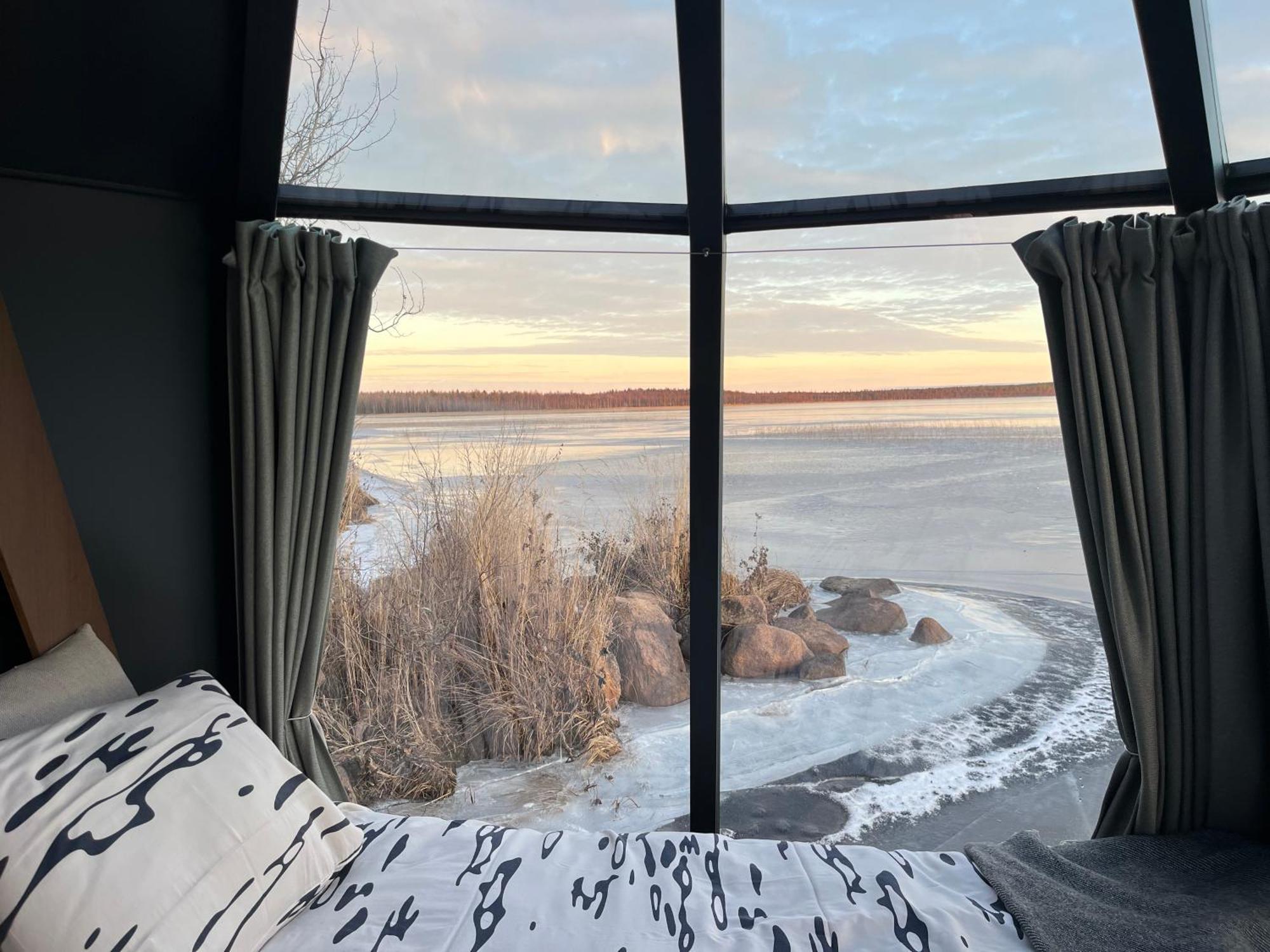 Vikajaervi Lake View Experience Igloos Rovaniemi Bagian luar foto